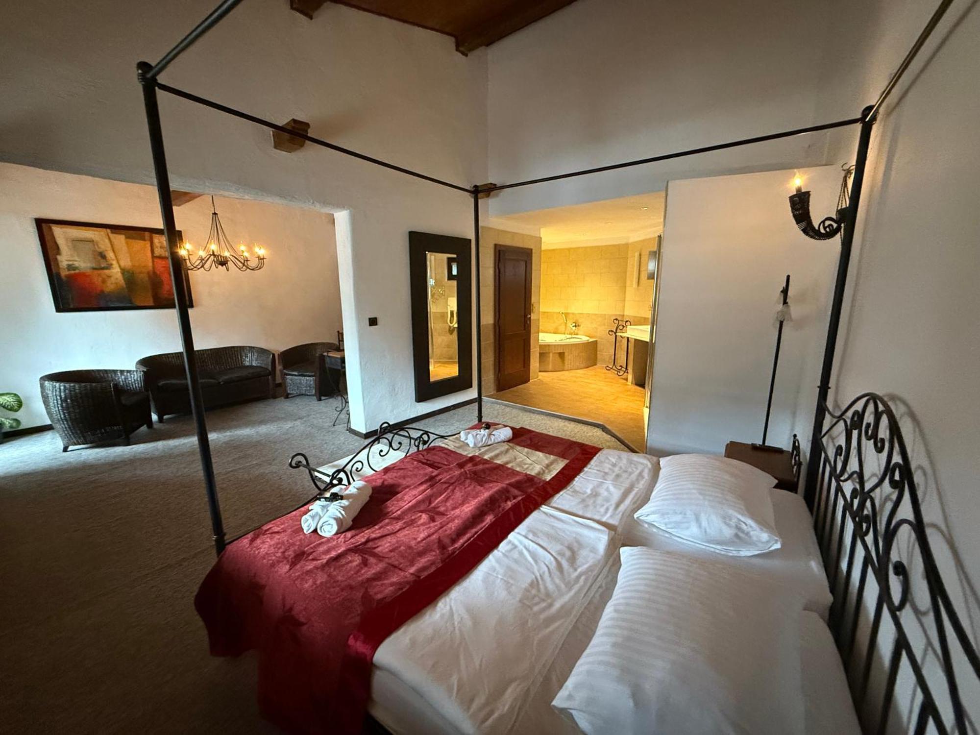 Hotel Plzensky Dvur Frýdek-Místek Εξωτερικό φωτογραφία