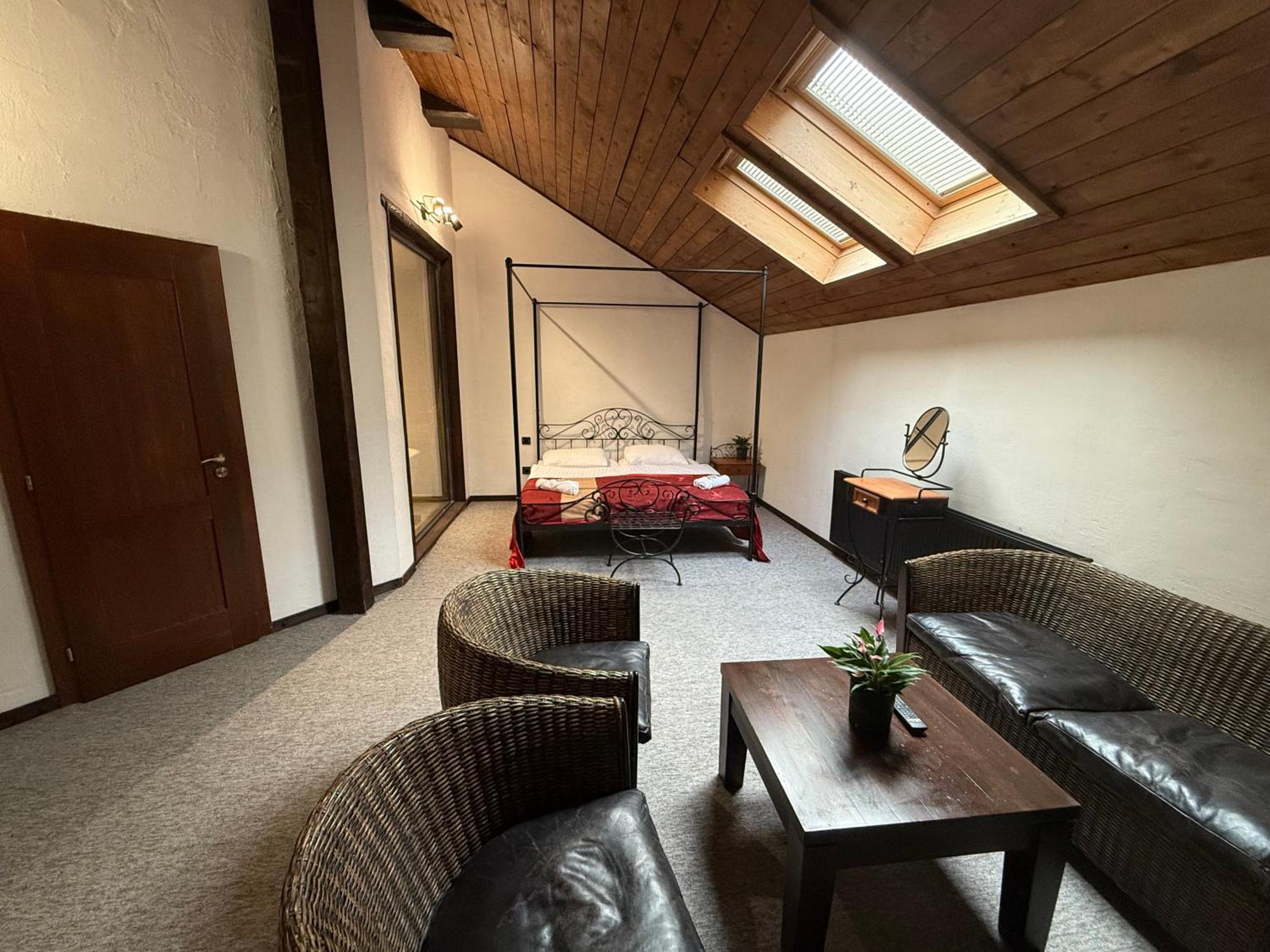 Hotel Plzensky Dvur Frýdek-Místek Εξωτερικό φωτογραφία